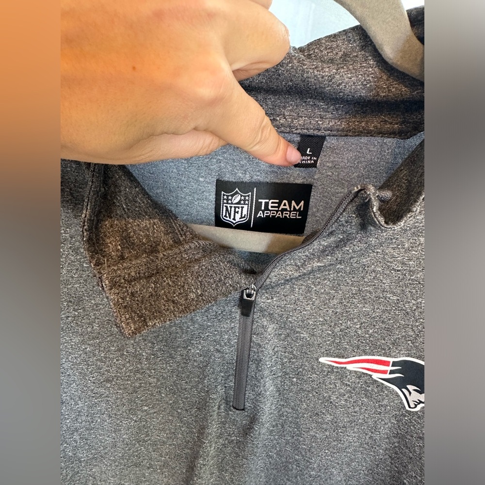 New England Patriots Men’s Large 1/4 Zip - Picture 4 of 4